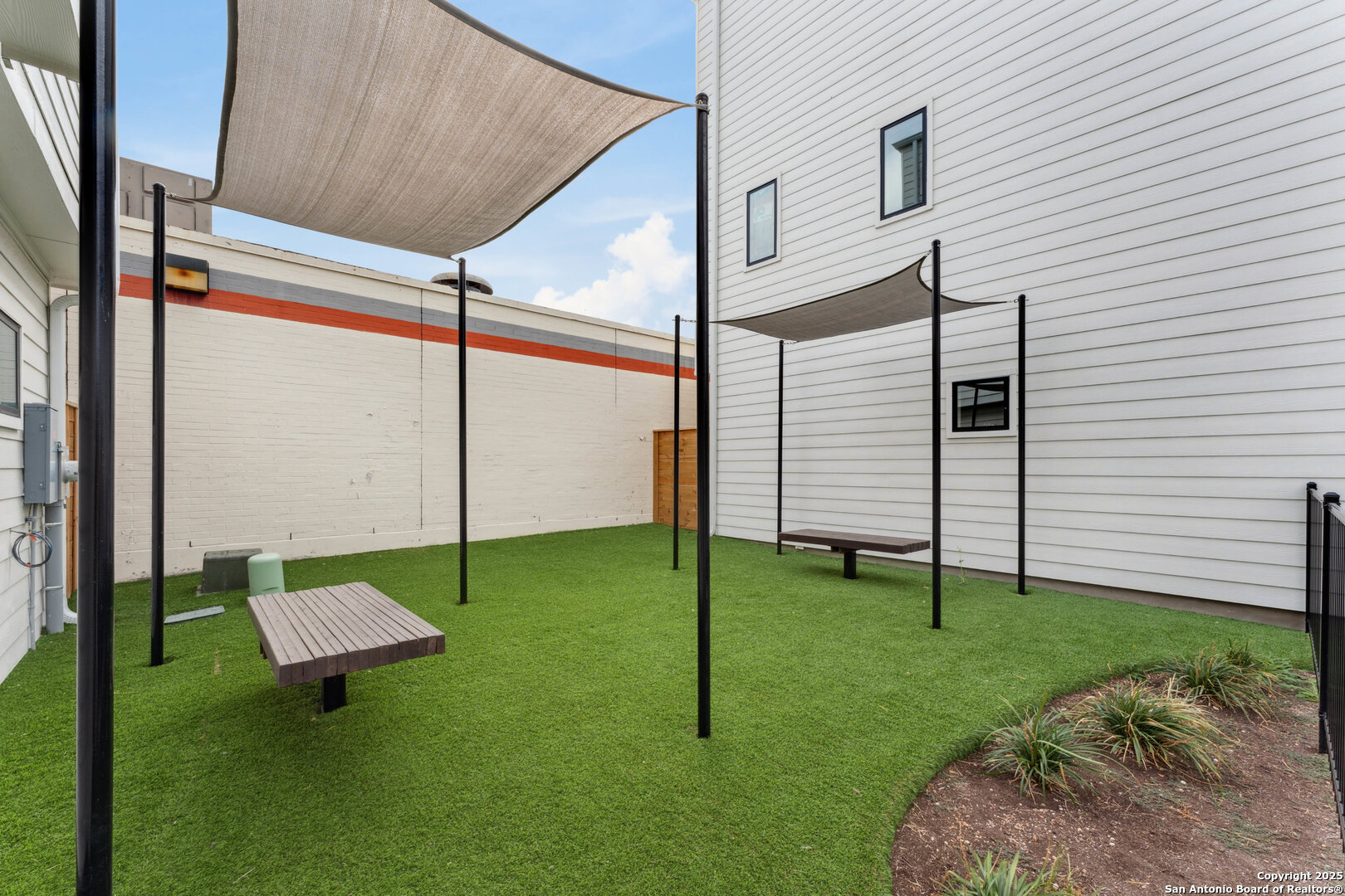 3214 N Elmendorf 102