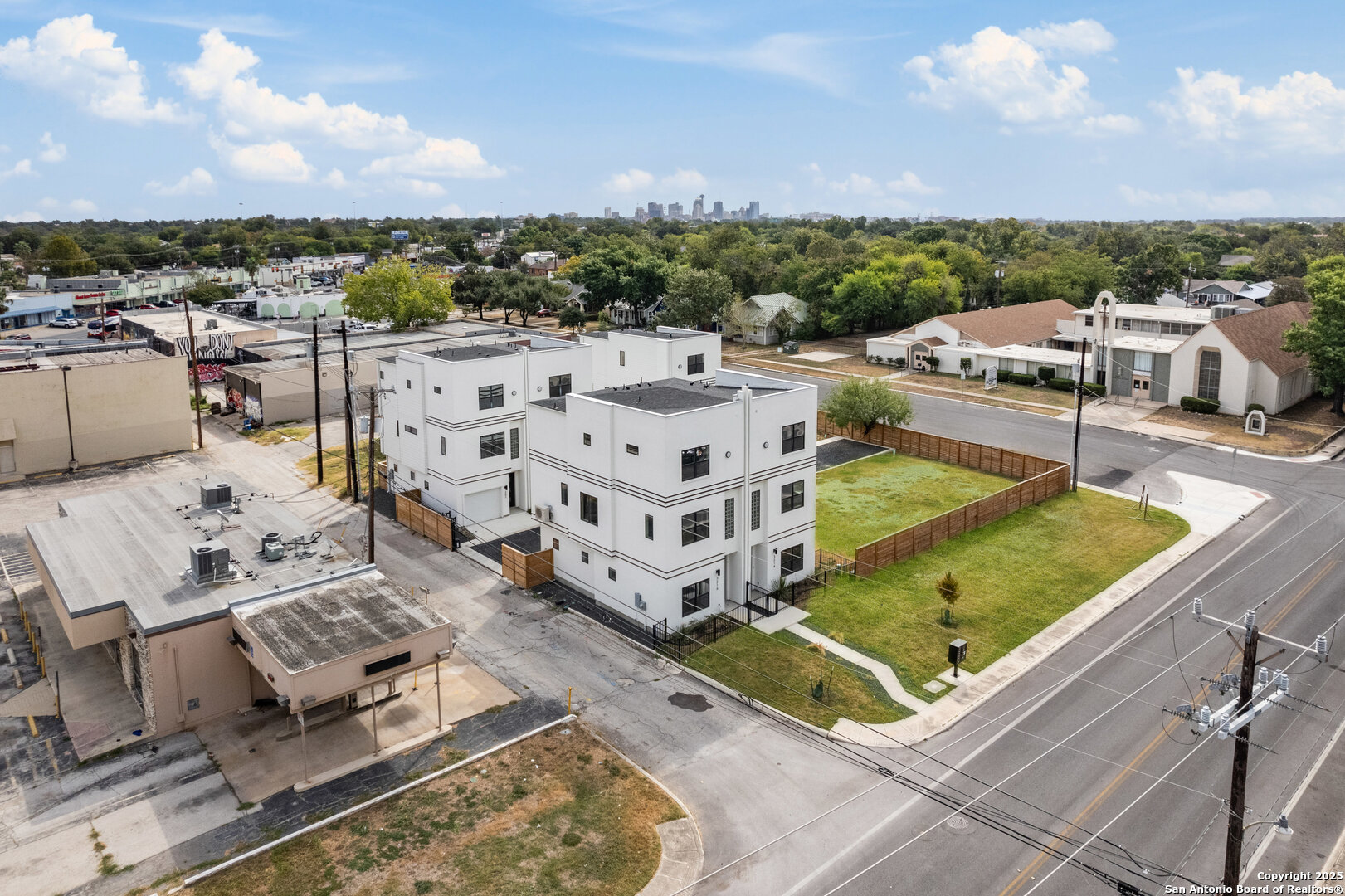 3214 N Elmendorf 102