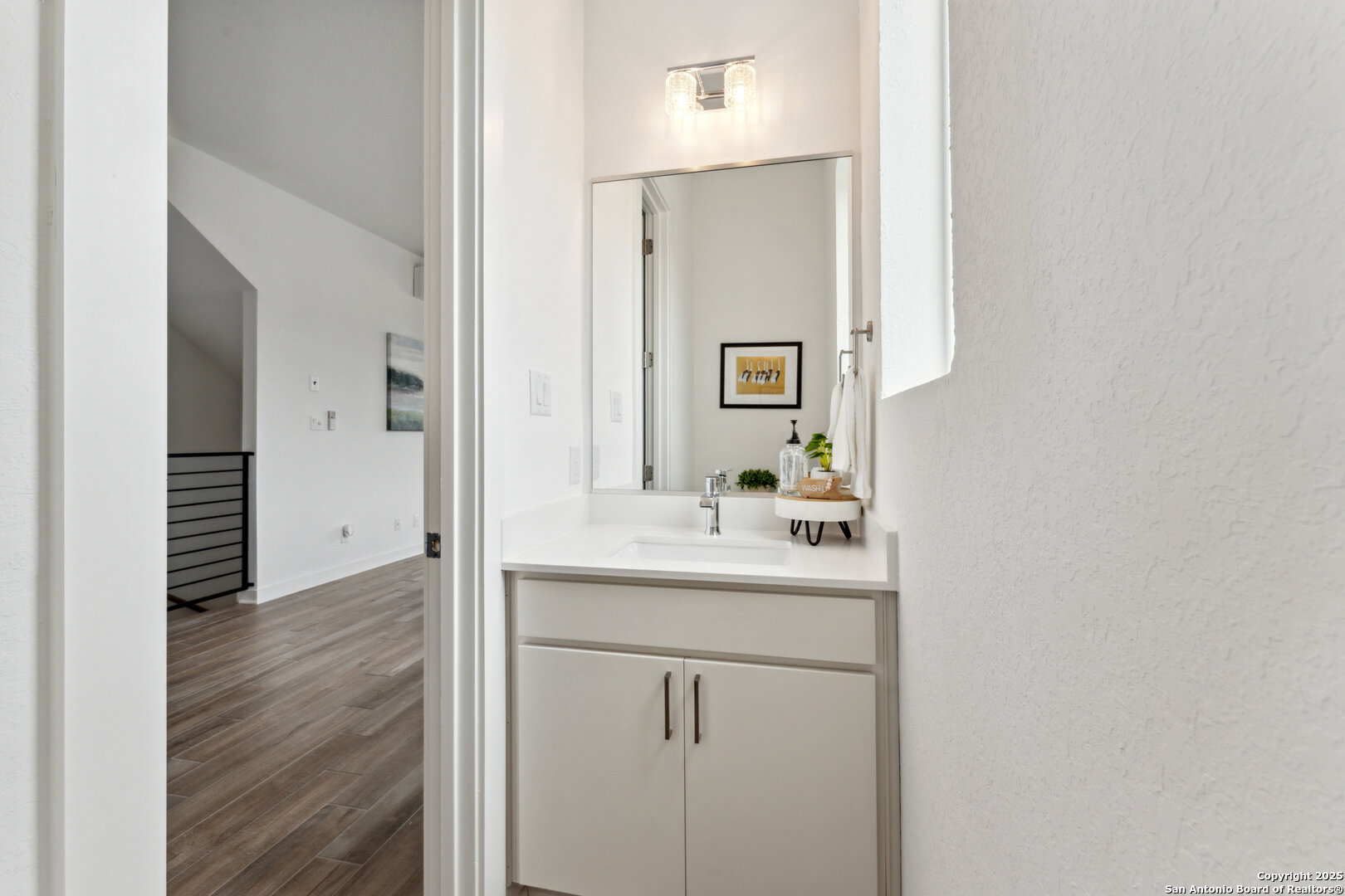 1735 W Gramercy UNIT