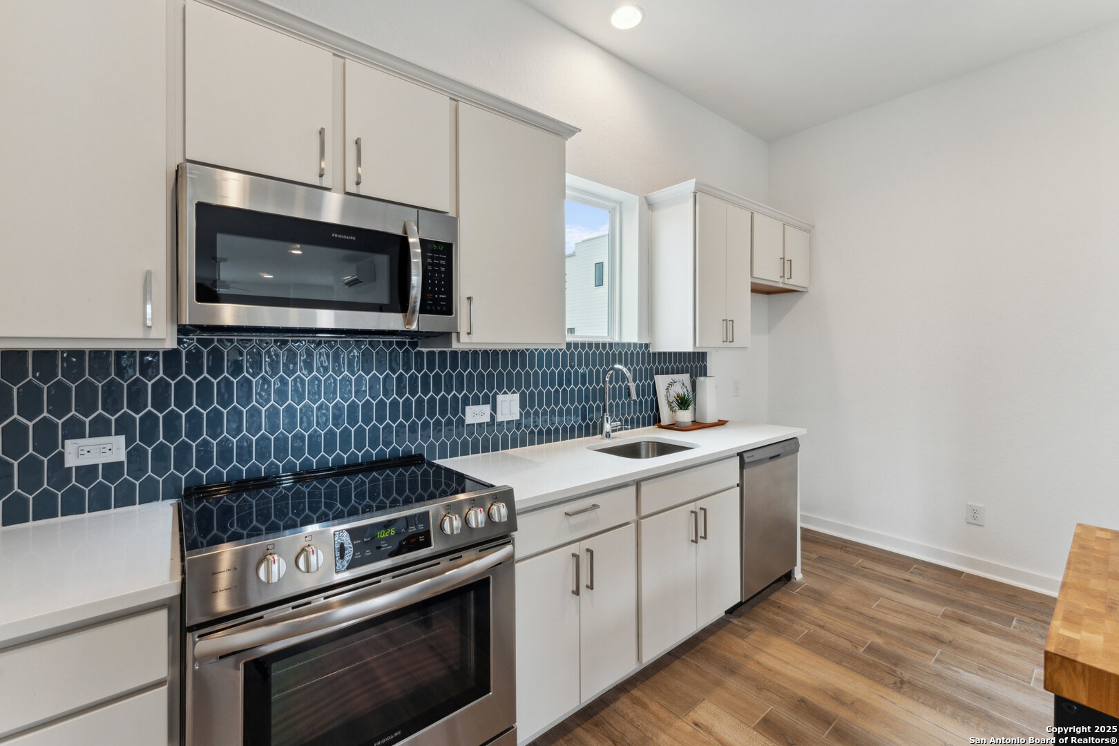 1735 W Gramercy UNIT