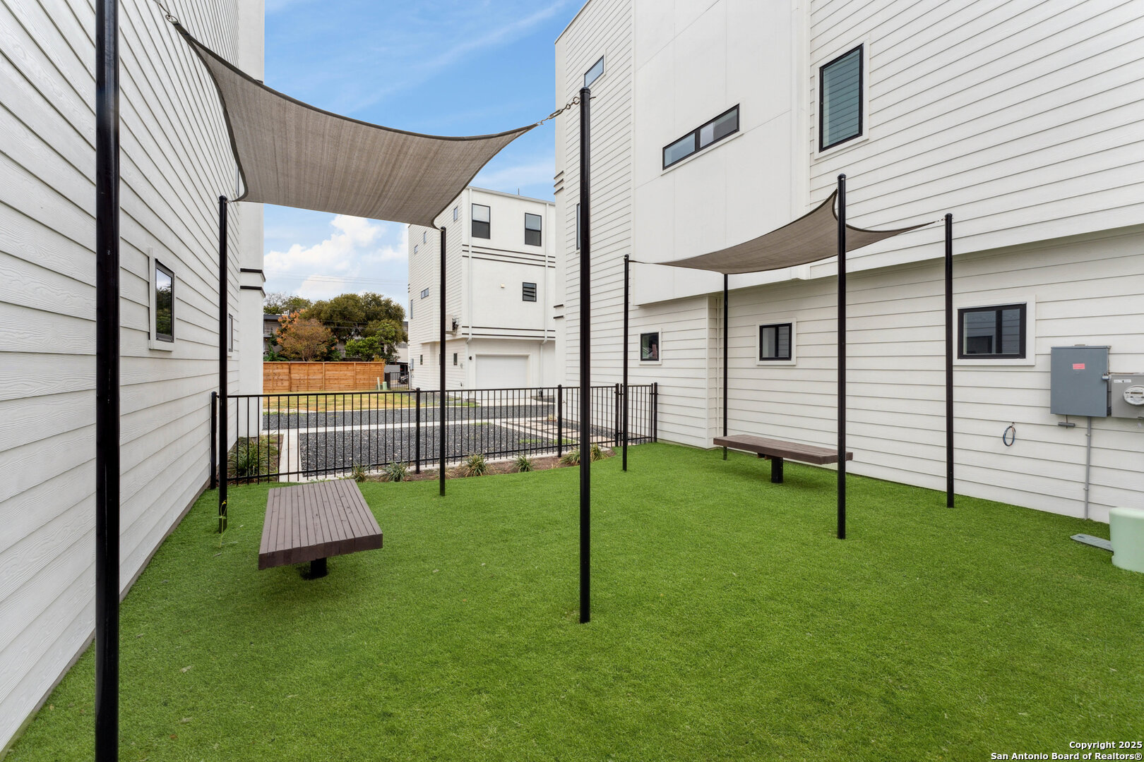 1735 W Gramercy UNIT