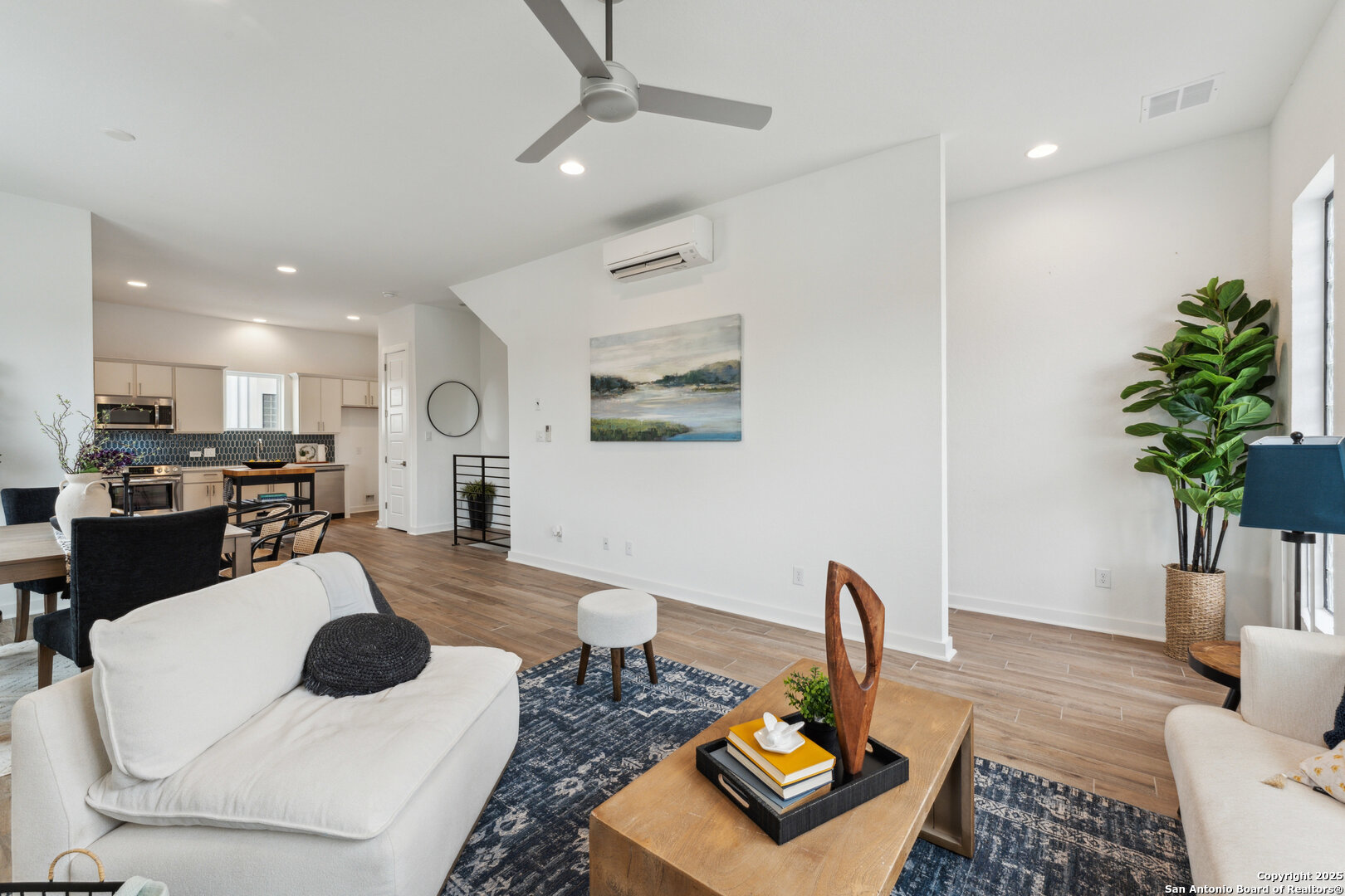 1735 W Gramercy UNIT