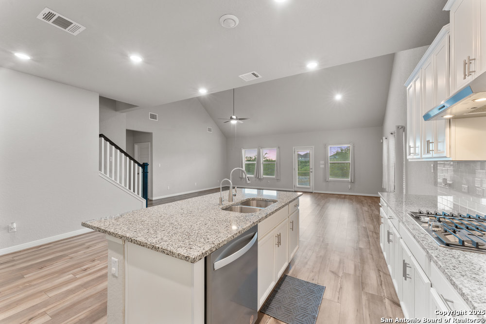1543 Argon Way