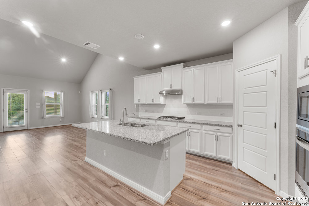 1543 Argon Way