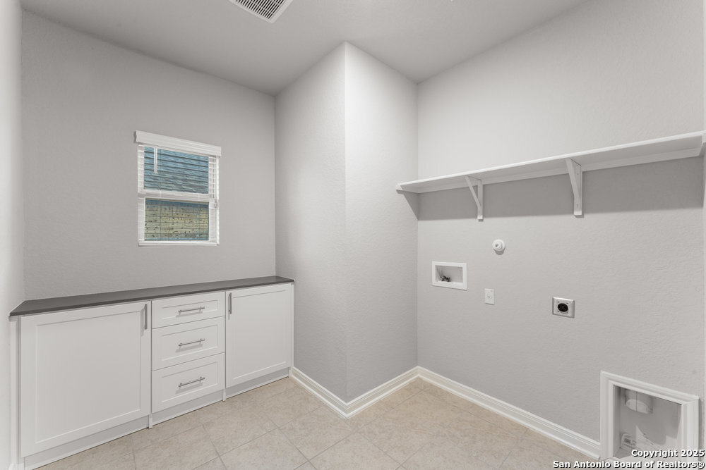 1543 Argon Way