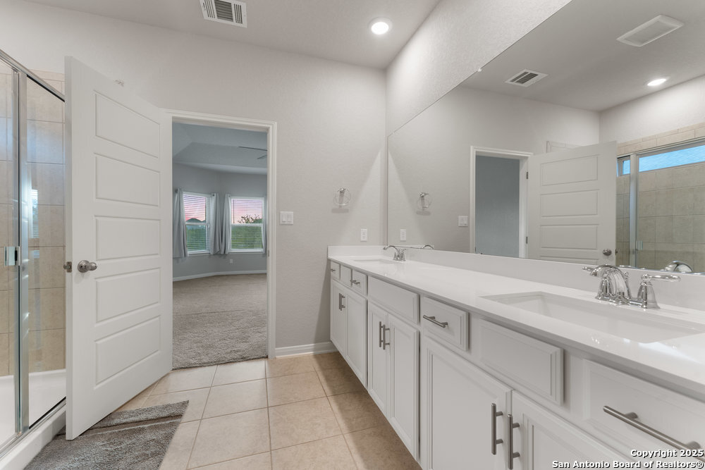 1543 Argon Way