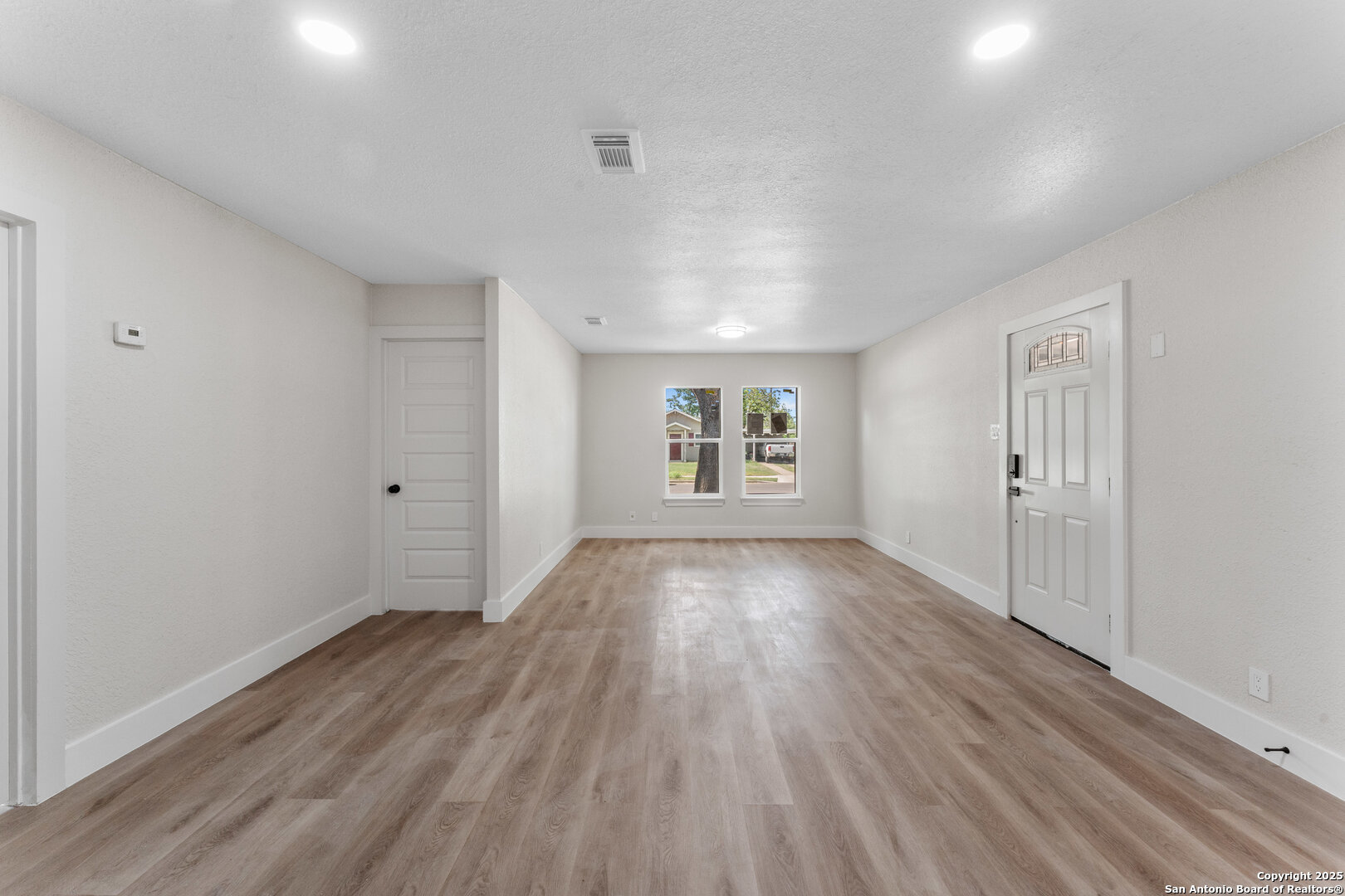 4119 Tamarak Dr