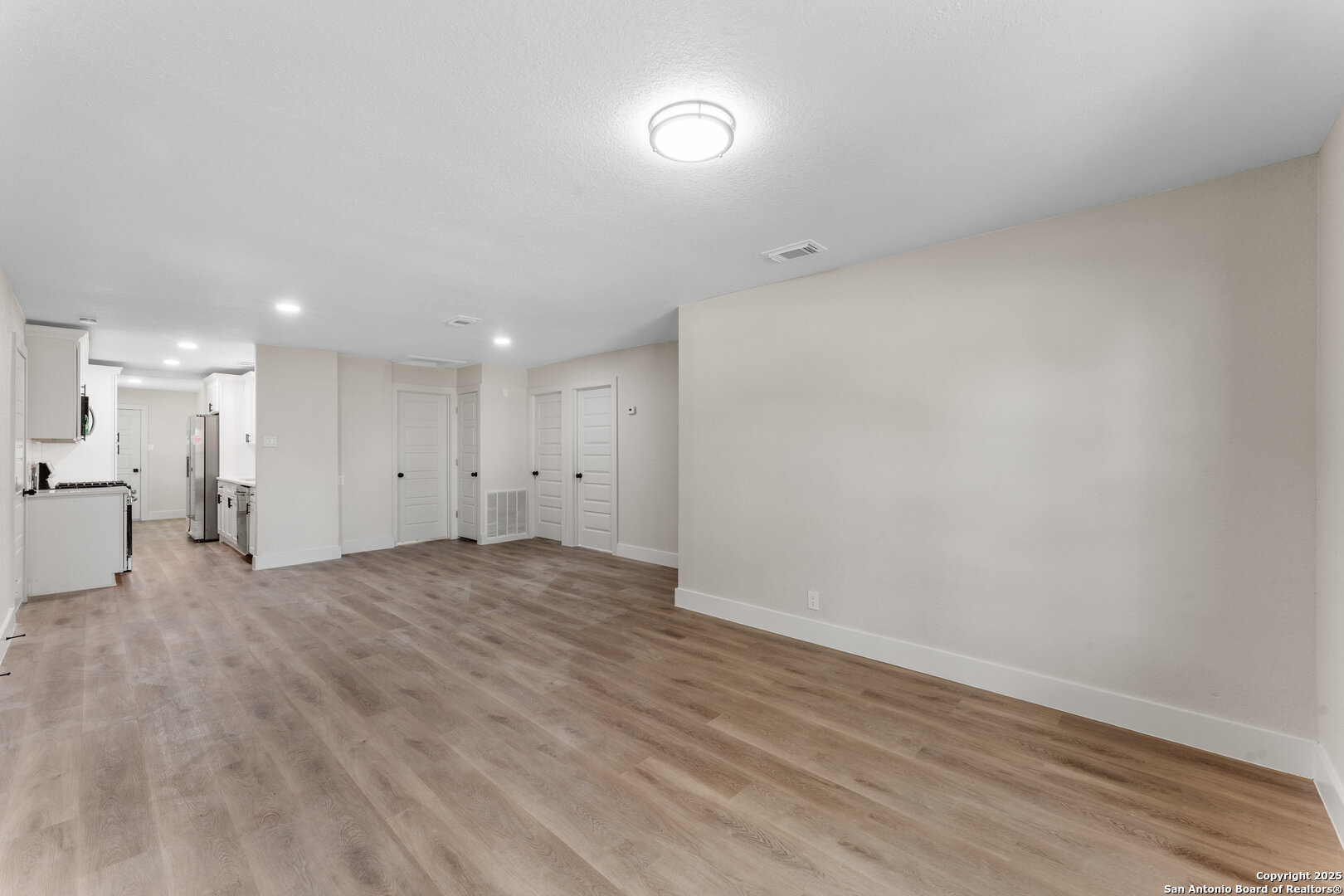 4119 Tamarak Dr