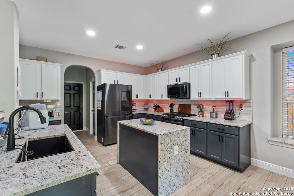 2206 Dewey Pt