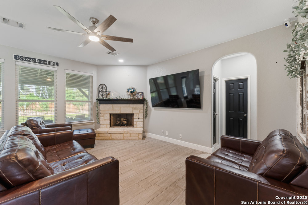 2206 Dewey Pt