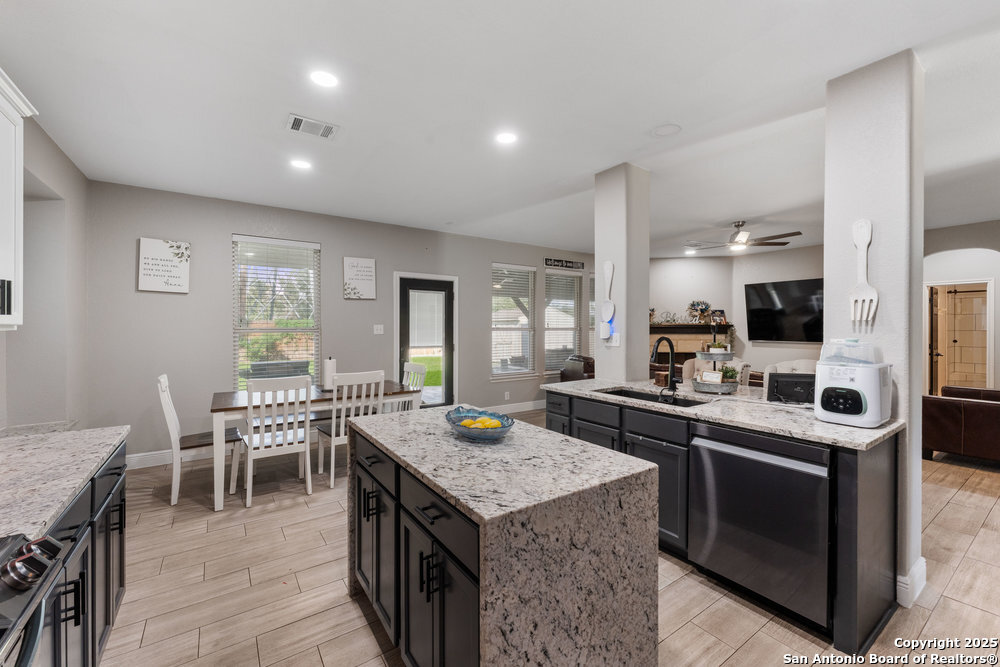 2206 Dewey Pt