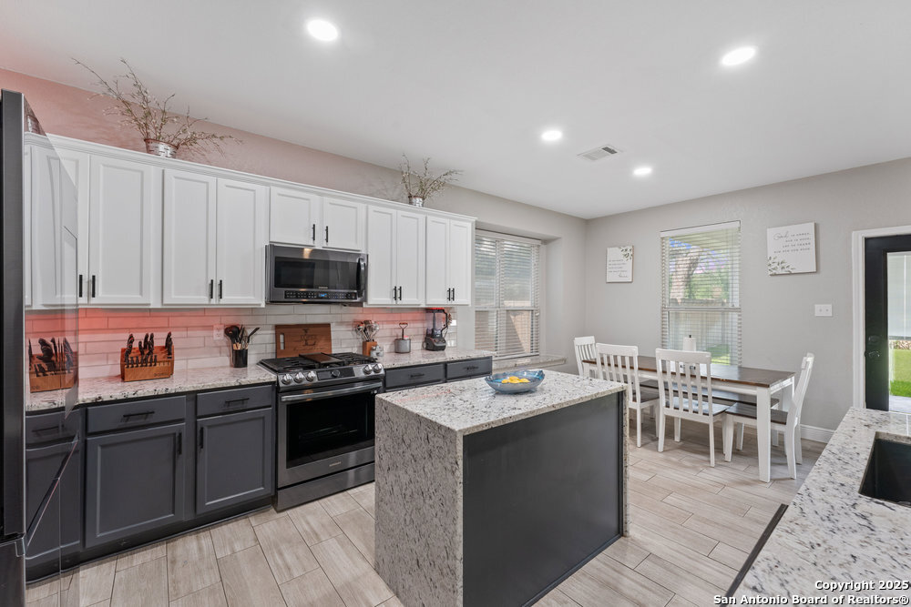 2206 Dewey Pt