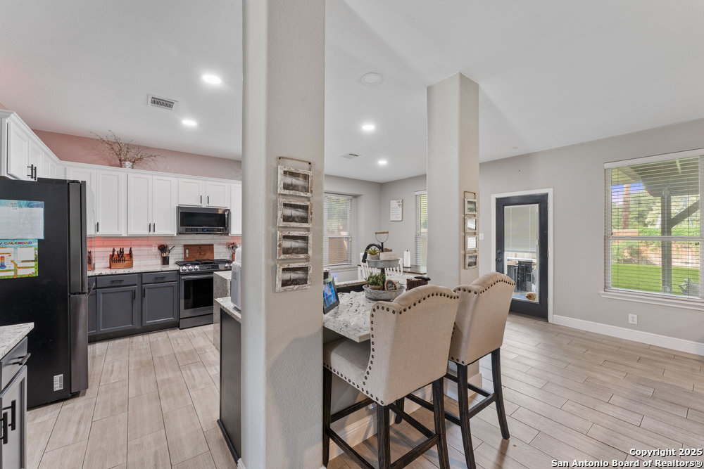 2206 Dewey Pt