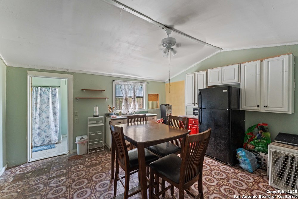 1327 W French