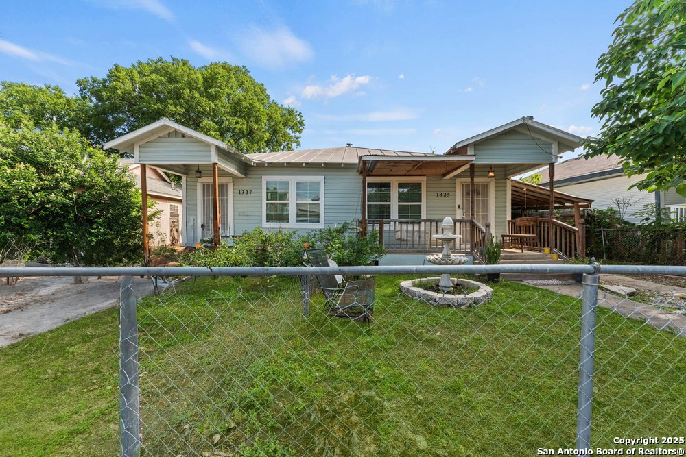 1327 W French