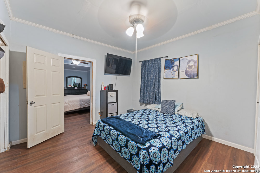 1327 W French