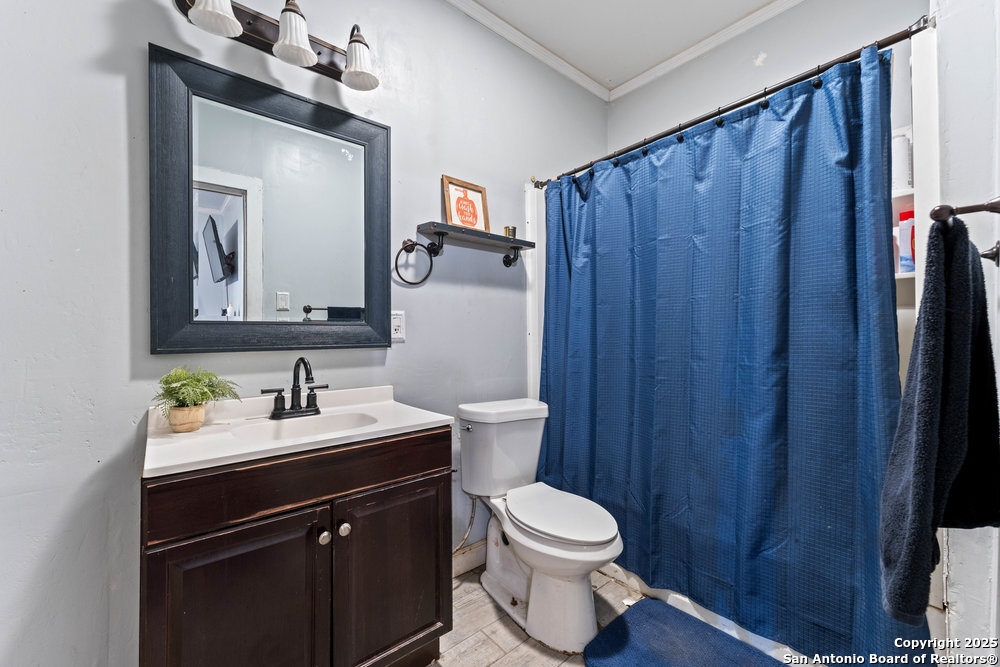 1327 W French