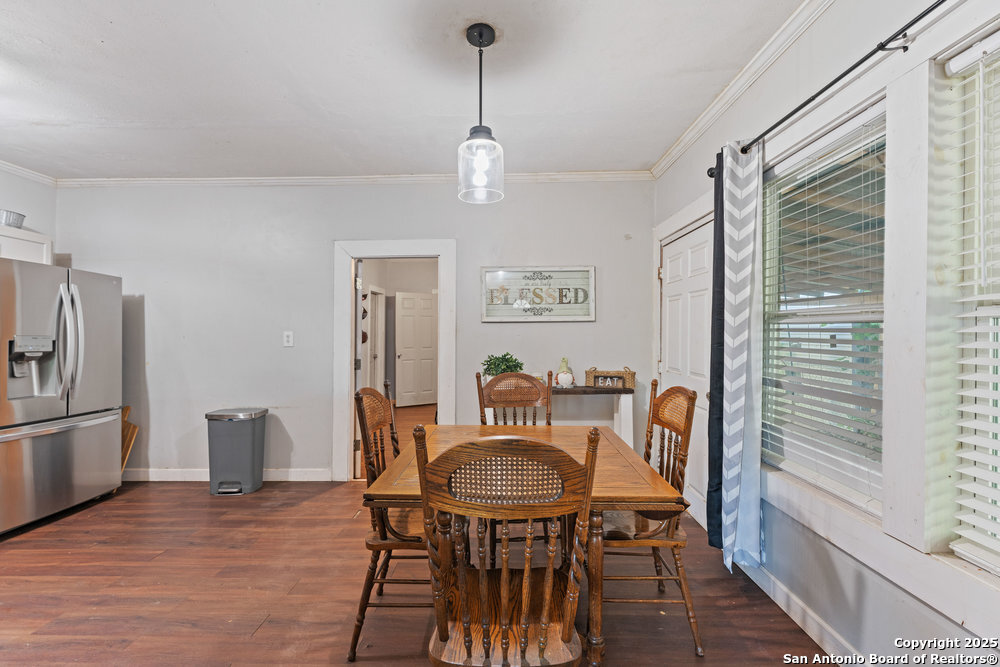 1327 W French