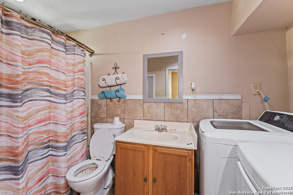 1327 W French