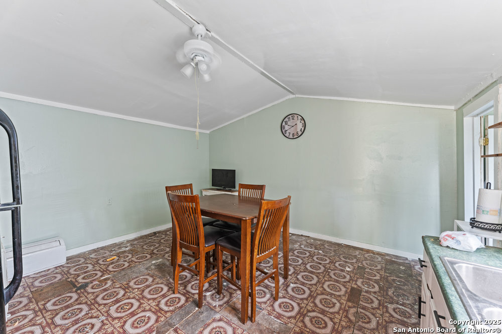 1327 W French