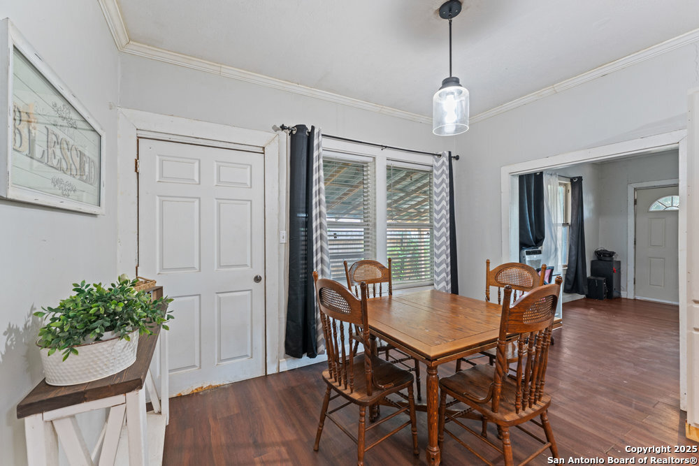 1327 W French