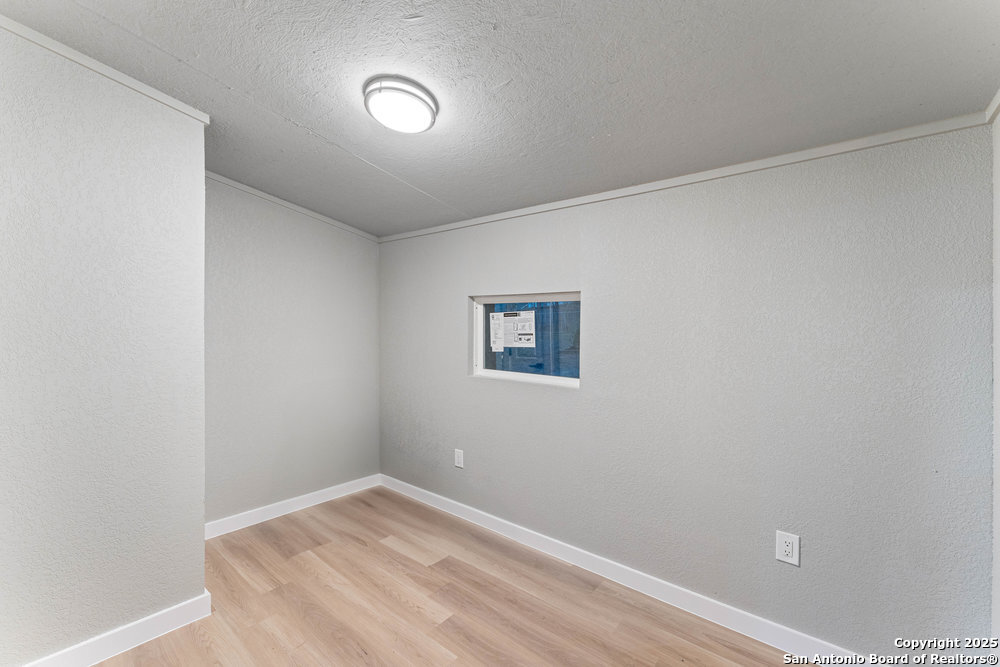 438 SCOTTY DR