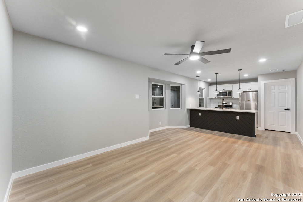 438 SCOTTY DR