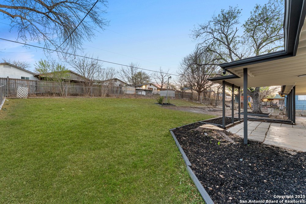 438 SCOTTY DR