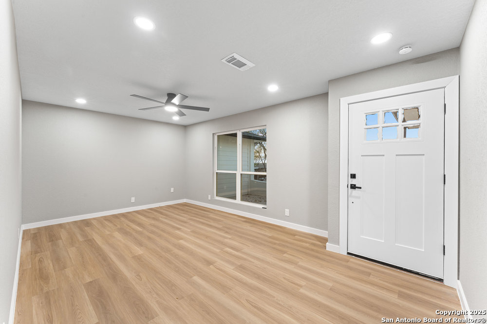 438 SCOTTY DR