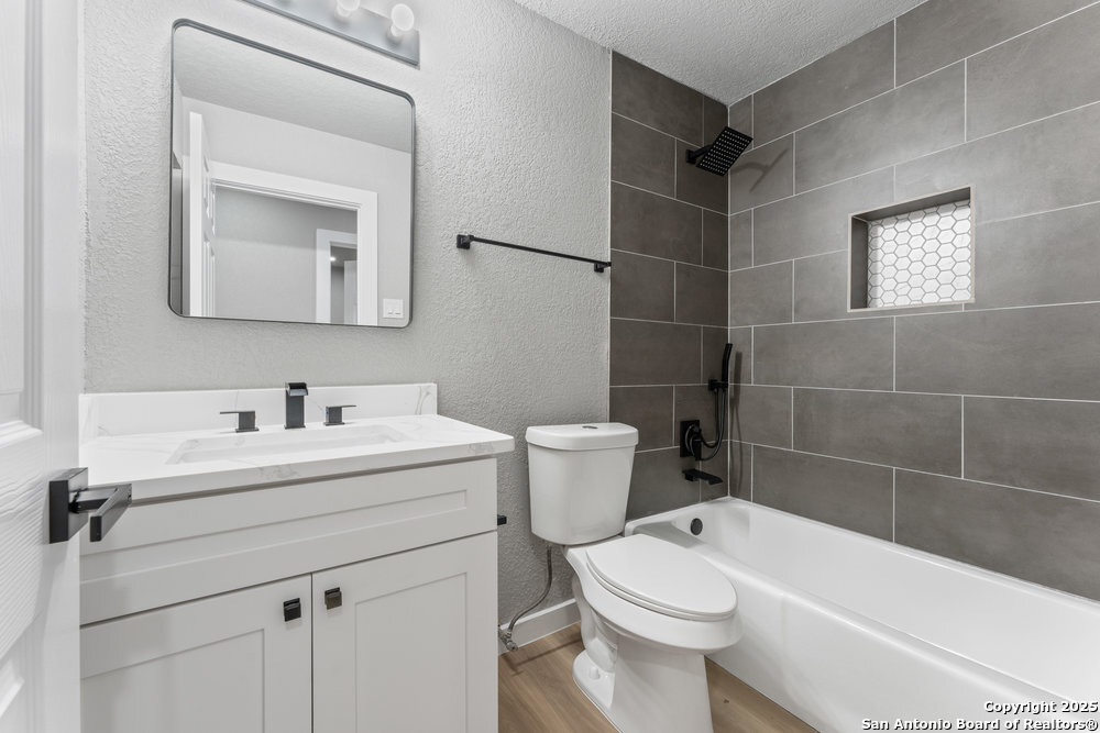 438 SCOTTY DR