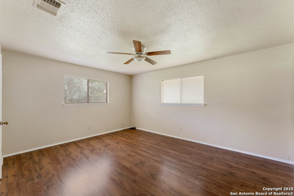 309 Twin Oak