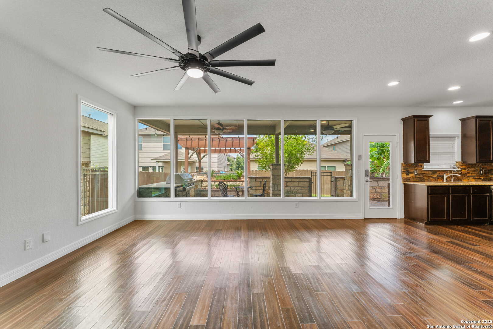 1115 CASPIAN PT