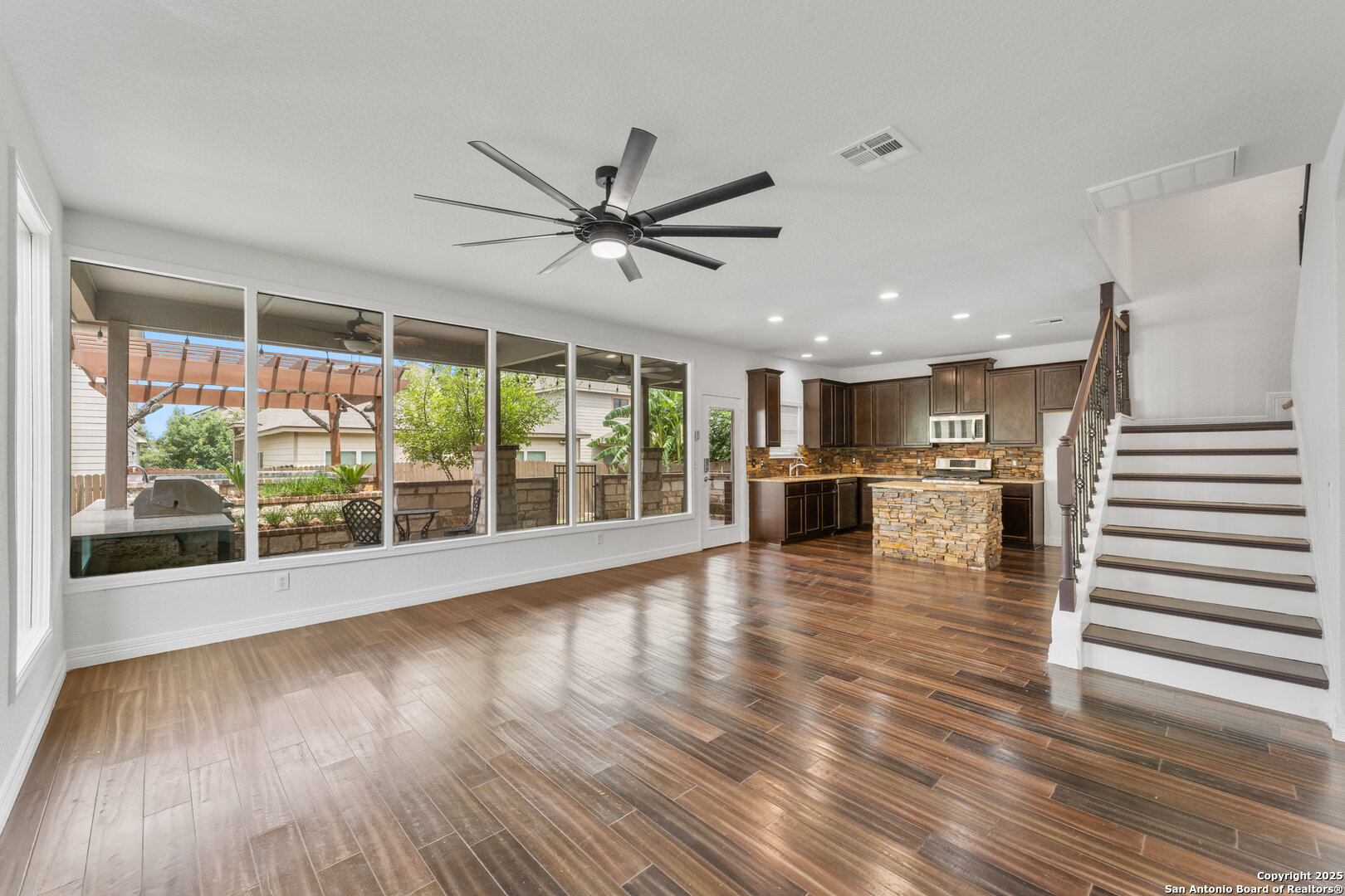 1115 CASPIAN PT
