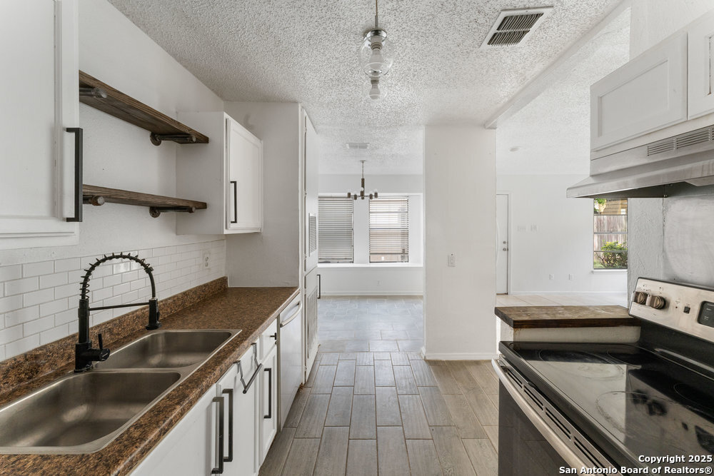 9611 Simplicity Dr