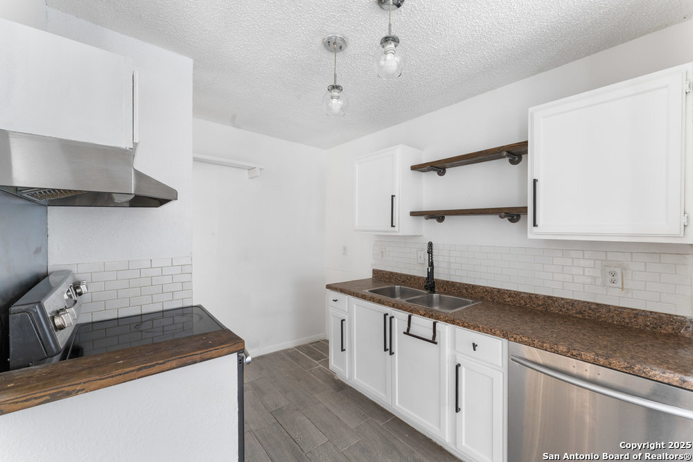 9611 Simplicity Dr