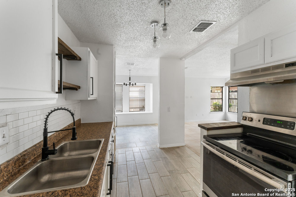 9611 Simplicity Dr