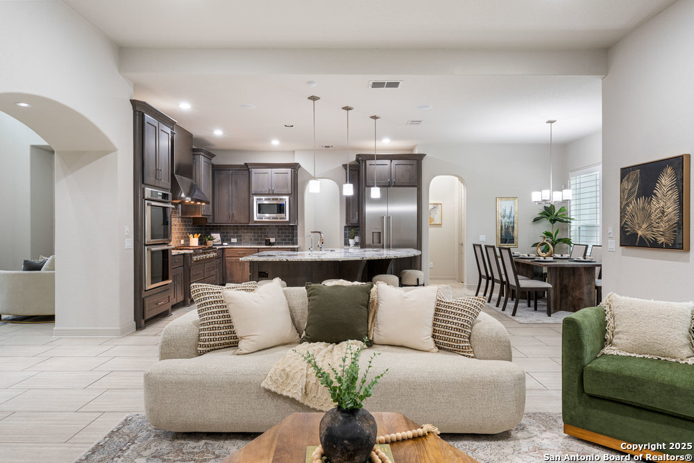 14307 Hill Prince