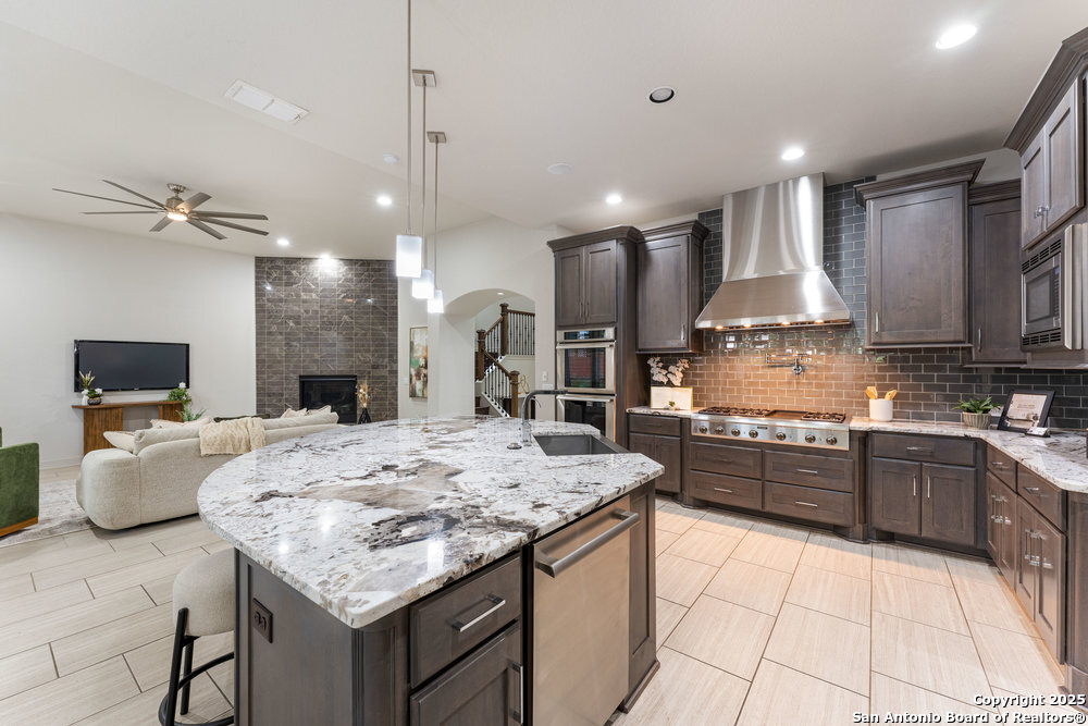 14307 Hill Prince
