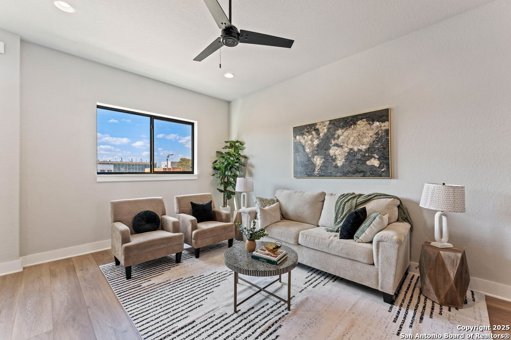 7946 Kennedy Hill