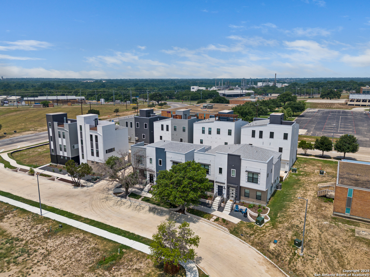 7946 Kennedy Hill