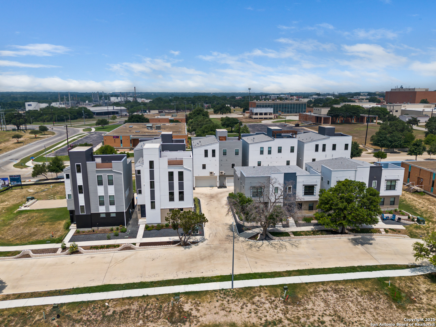 7946 Kennedy Hill