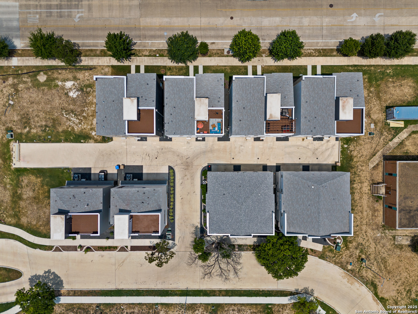7946 Kennedy Hill