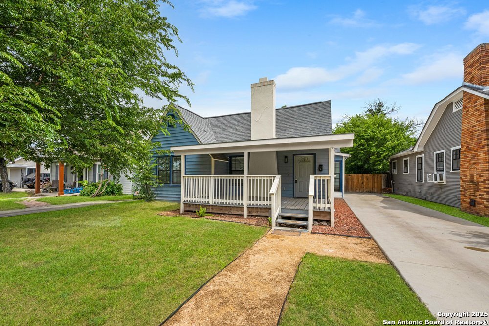 1407 W Mistletoe