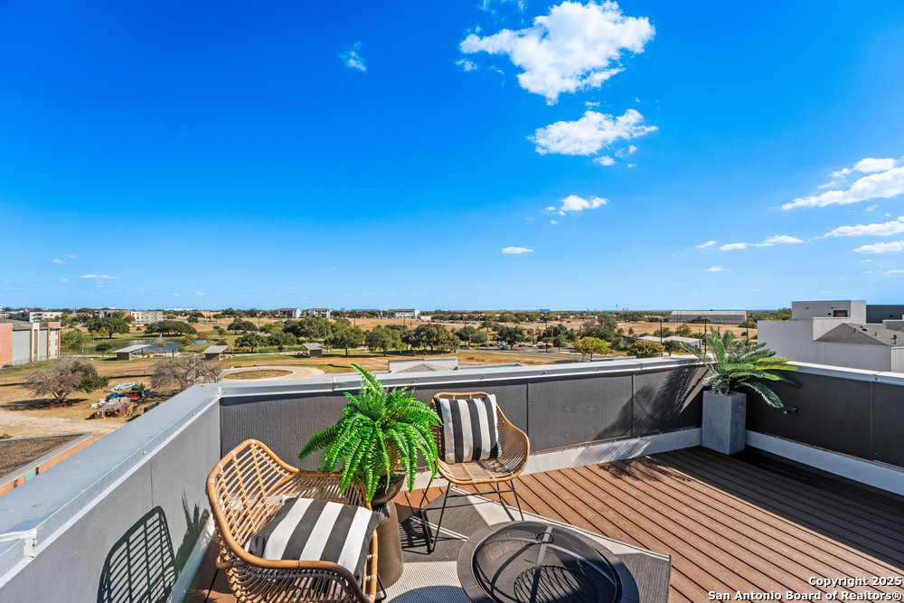 7944 Kennedy Hill