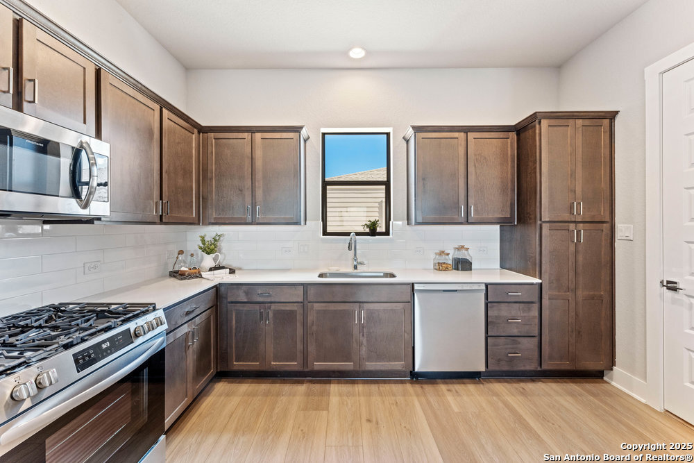 7944 Kennedy Hill