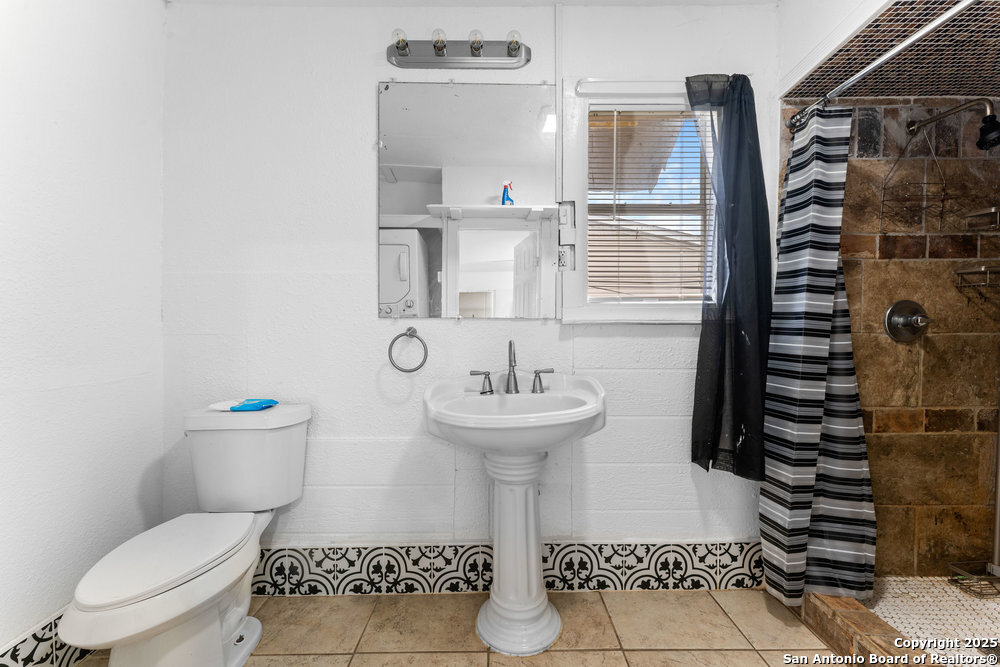 373 Avenue I