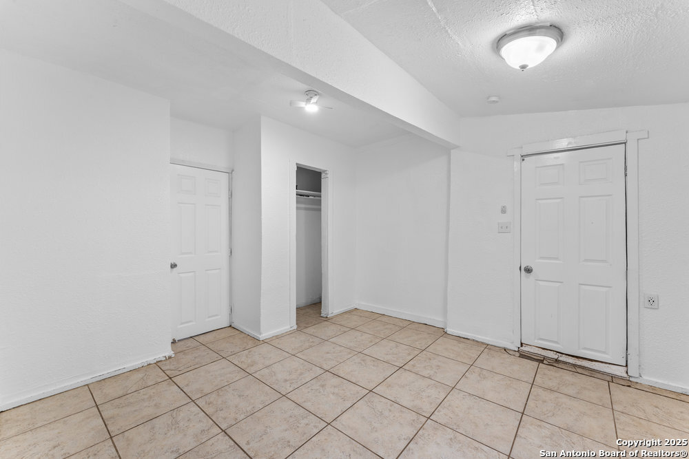 373 Avenue I