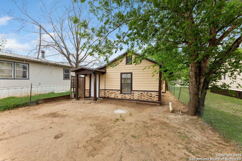 373 Avenue I