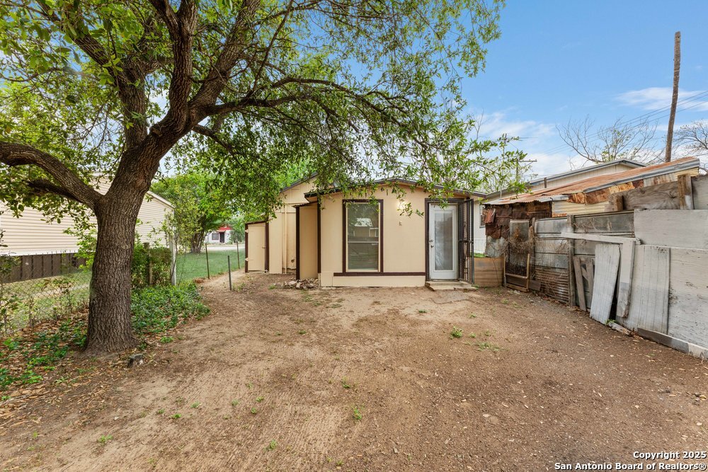 373 Avenue I