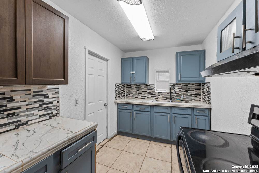 373 Avenue I